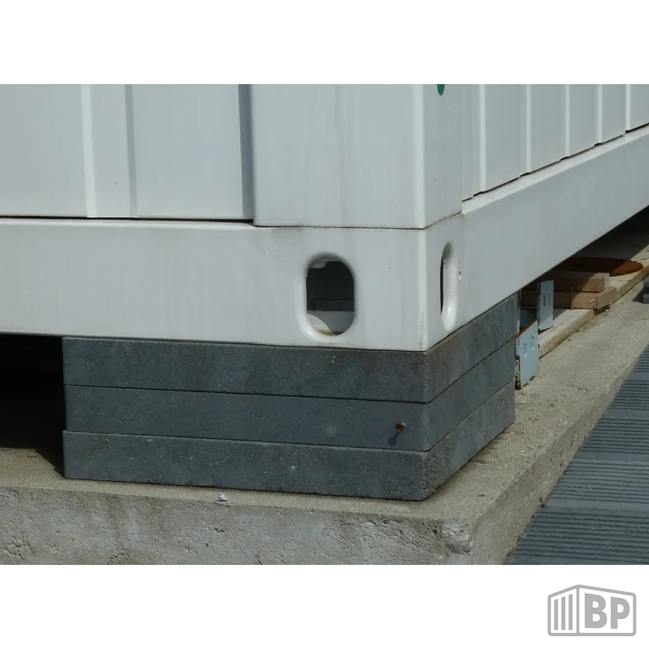 Containerplatte, grau, massiv, mit Löchern, 400x400x20mm